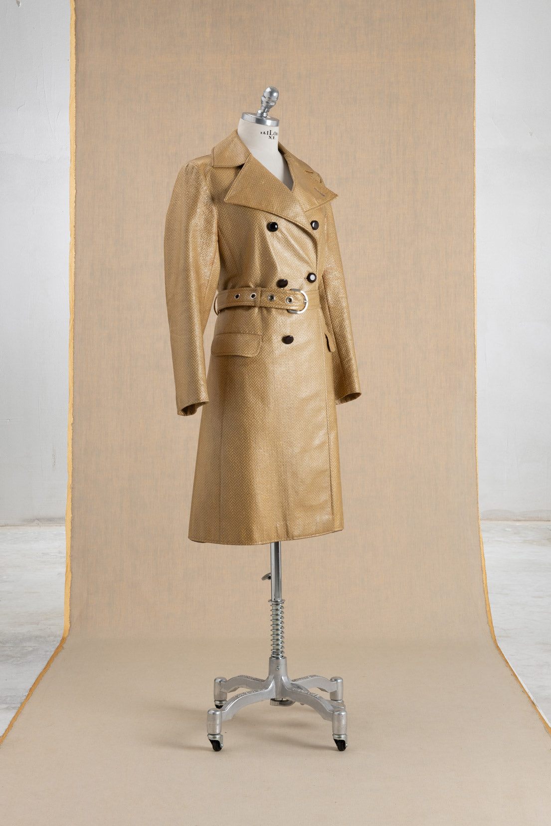 TRENCH COLOR ORO