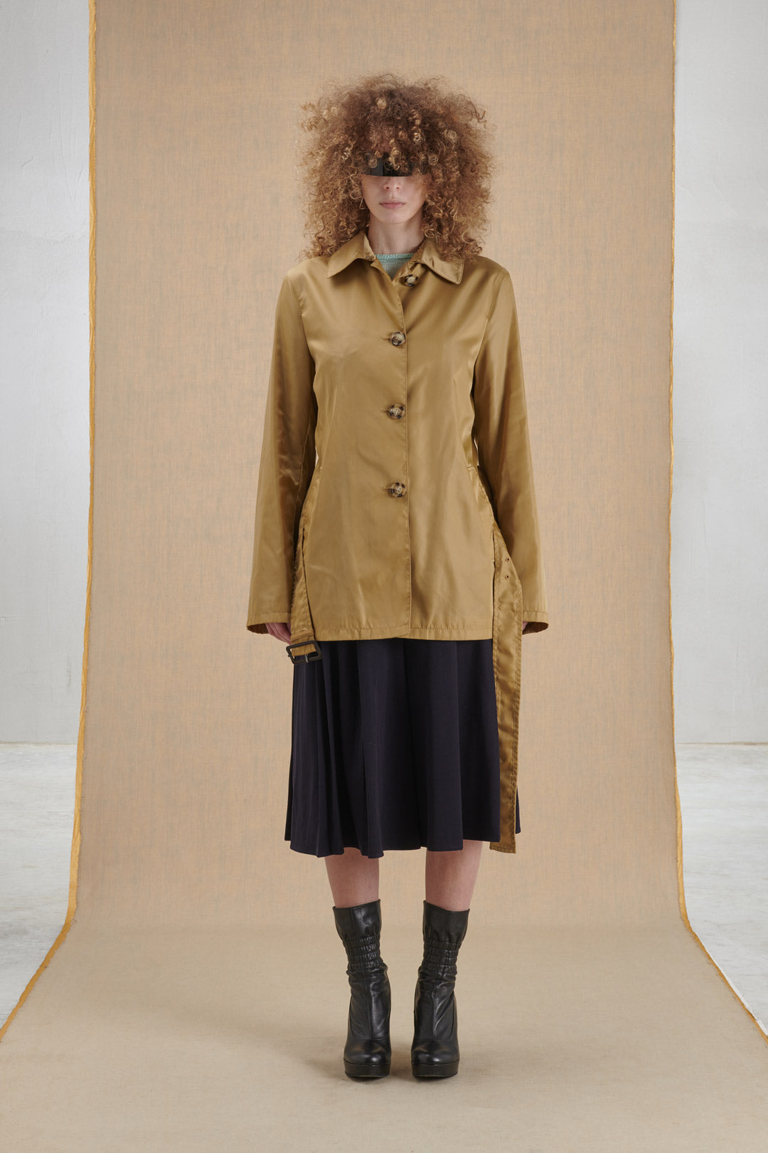 SHORT SAND-COLORED TRENCH COAT