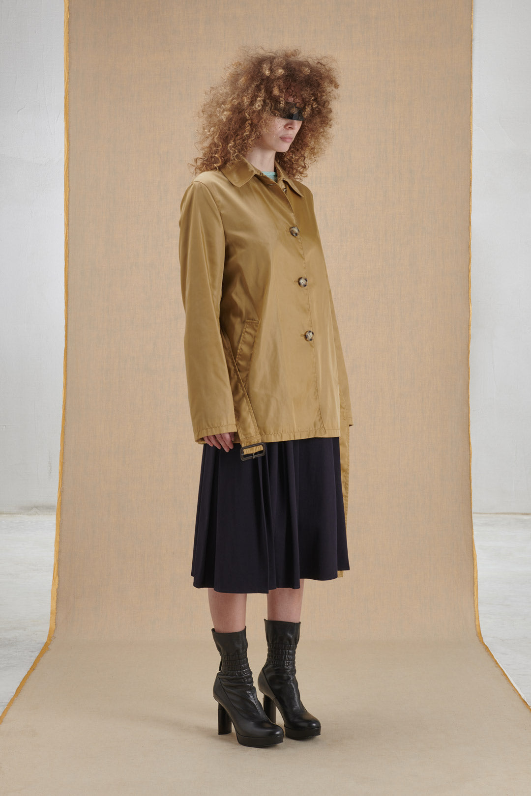 SHORT SAND-COLORED TRENCH COAT