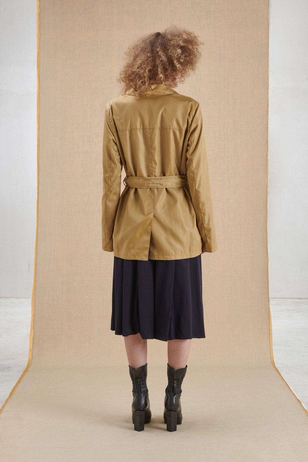 SHORT SAND-COLORED TRENCH COAT