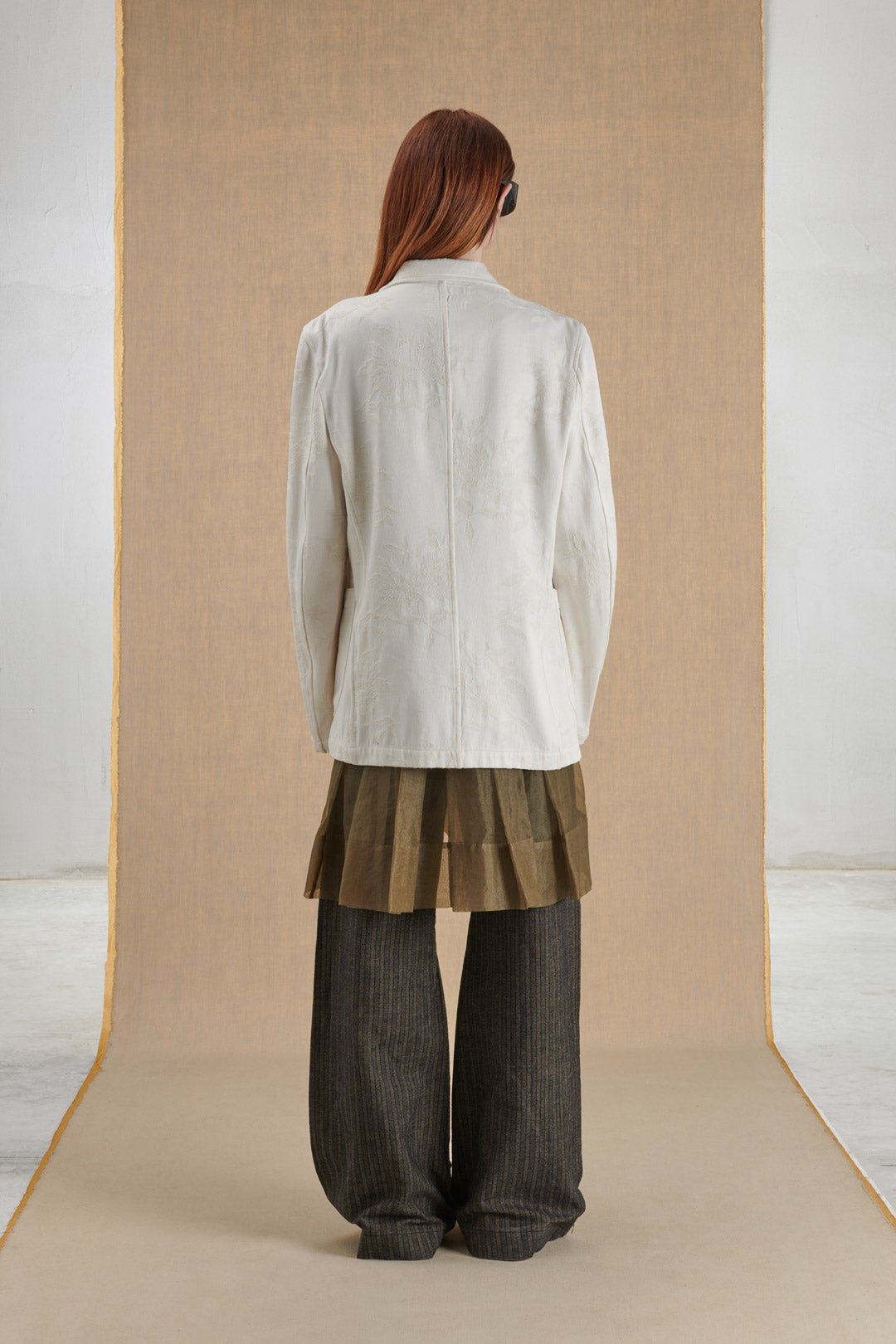 WHITE JACKET WITH EMBROIDERED FABRIC