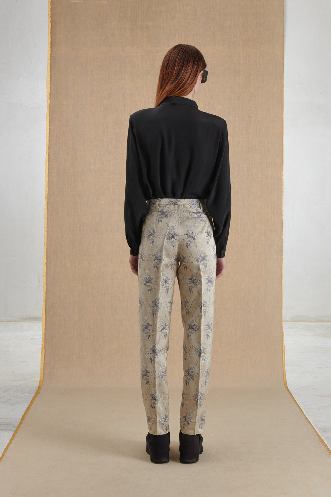 ELEGANT SILK PANTS WITH FLOWERS 