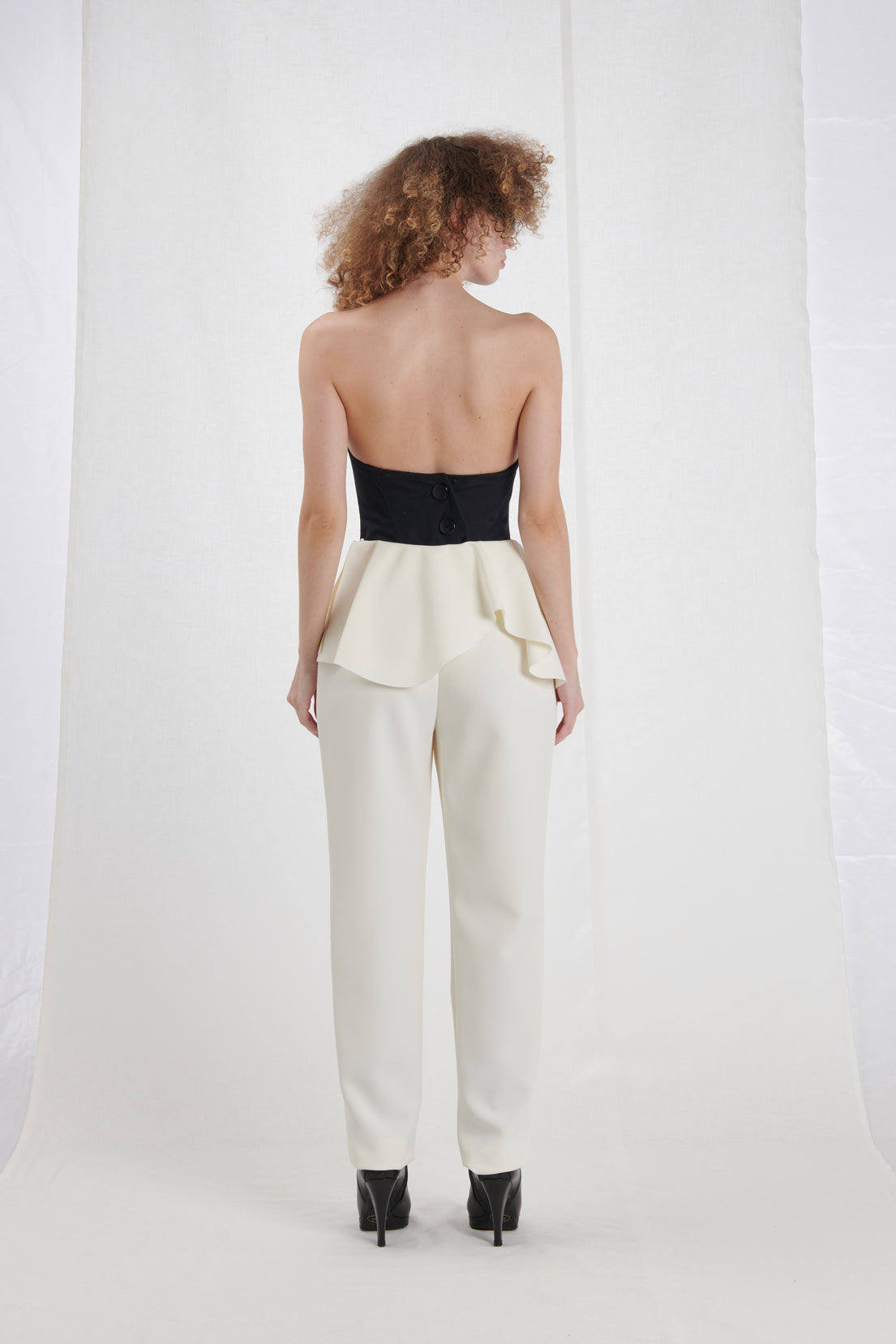 PANTALONE BIANCO CON VOLANT