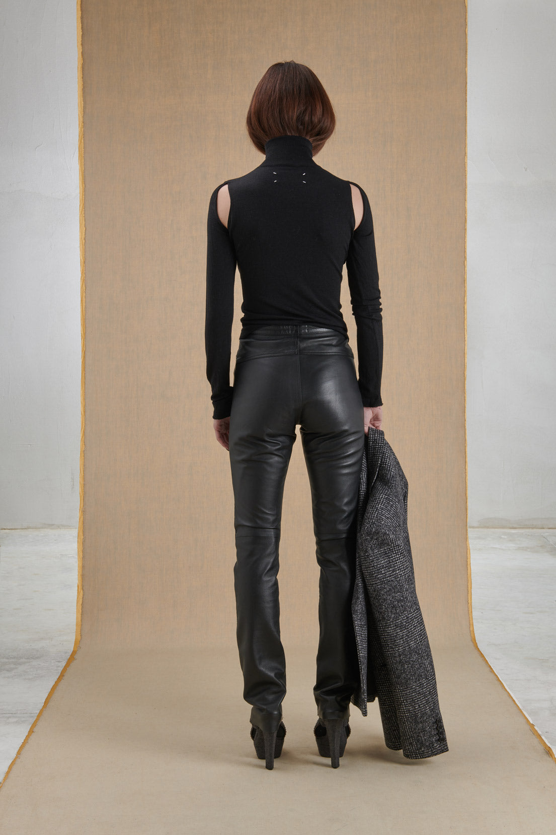 BLACK LEATHER PANTS